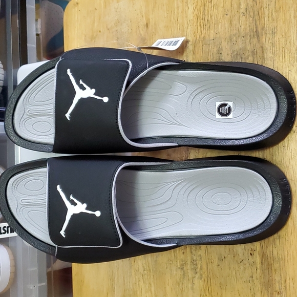 Nike Air Jordan Hydro 6 Slides - Picture 2 of 8